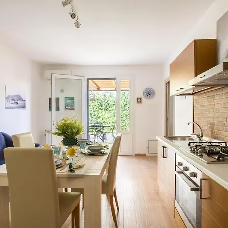 Apartamento Cinzia-150 Mt From The